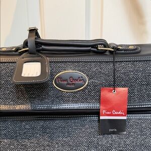 NWT Pierre Cardin Paris presumed vintage Garment Bag vintage hangers gray tweed